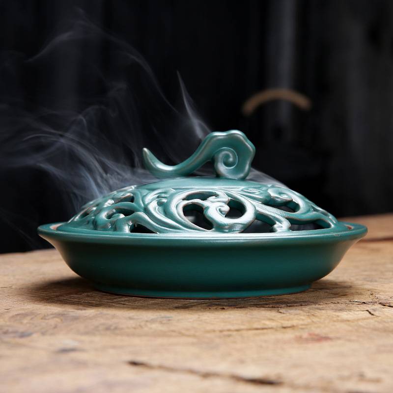 Elegant Auspicious Clouds Round Incense Coil Burner with Cover